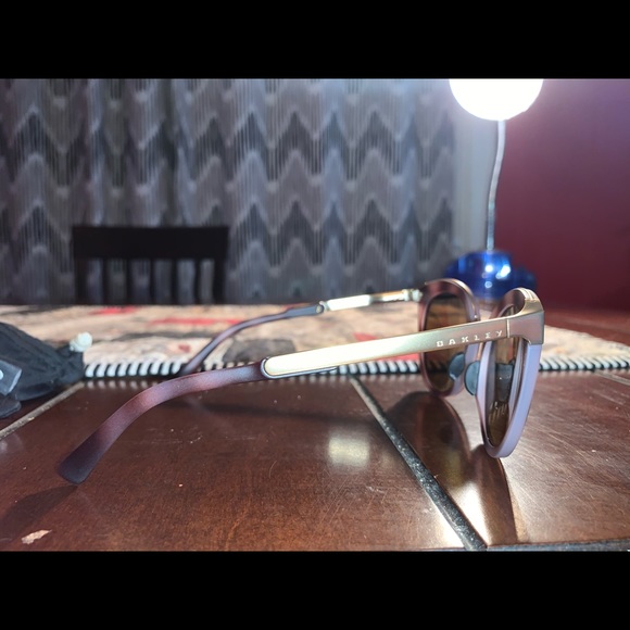 Top knot Oakley sunglasses - Picture 4 of 4